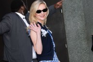 Lecciones de estilo (y de vida) que aprendimos de la musa de Sofia Coppola: desde mantener su sonrisa intacta a la forma más original de llevar el chaleco tendencia