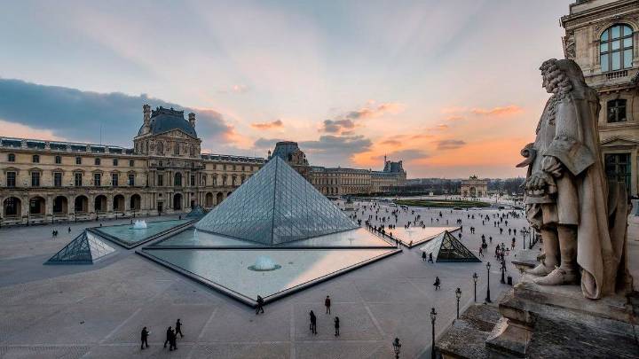 Robo de película en el museo Louvre: se llevaron joyas de la colección de Napoleón