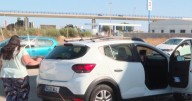 Una pareja duerme en el coche por los precios de la vivienda en Cádiz: «Mis hijos están con sus abuelos»