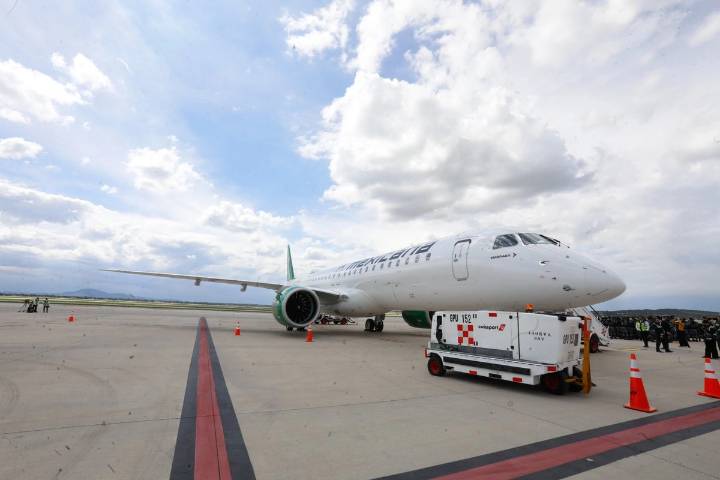 Sheinbaum rechaza cancelación de vuelos del AIFA hacia EU; “a México se le respeta”, dice