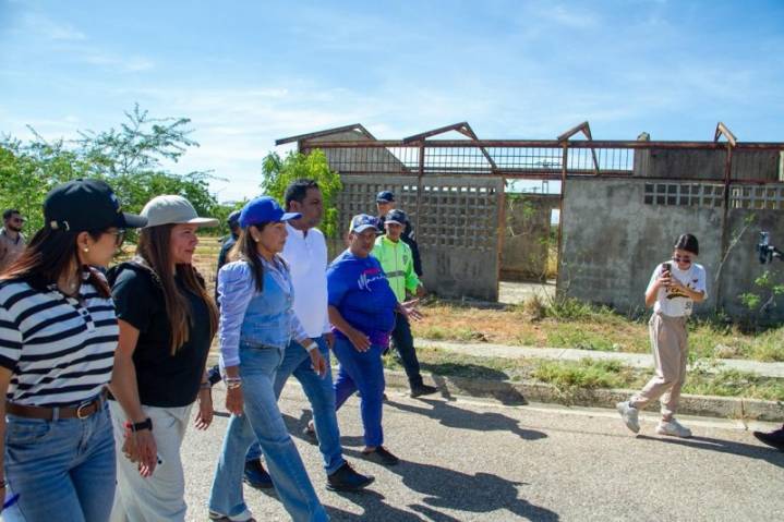 Sala de Autogobierno de Achípano recibió dotación de equipos y materiales