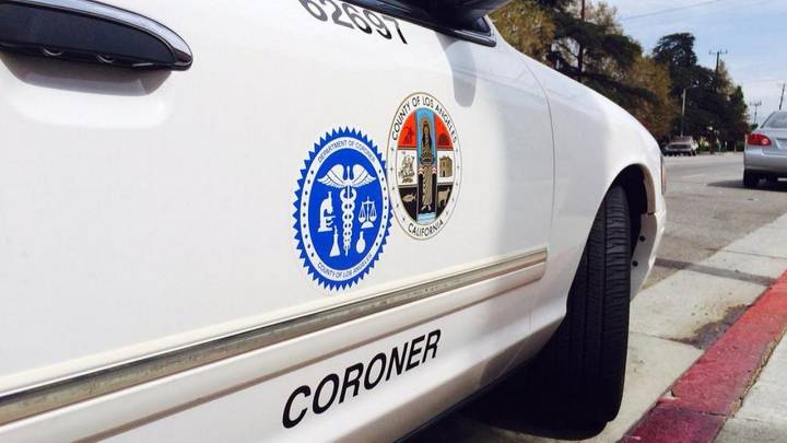 Double stabbing leaves man dead in Long Beach