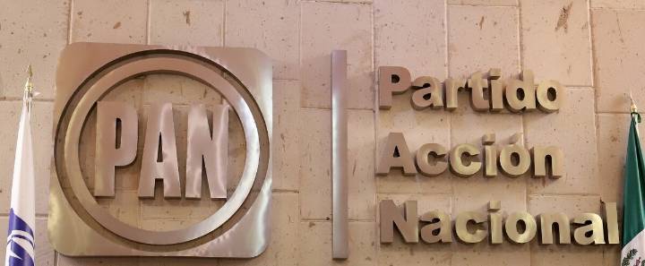 Partido se relanza con más rechiflas que aplausos
