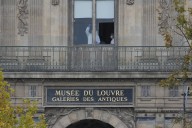 En 4 minutos, ladrones robaron joyas de la corona del Museo del Louvre