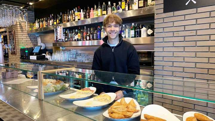 El nuevo bar cerca de Pamplona que sorprende con un menú a 18 euros: “Les hacen fotos porque están muy elaborados”