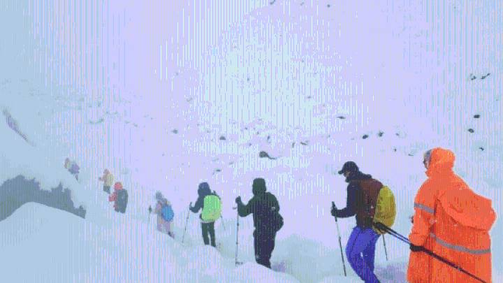Over 200 hikers still stranded as blizzard blankets Mount Everest