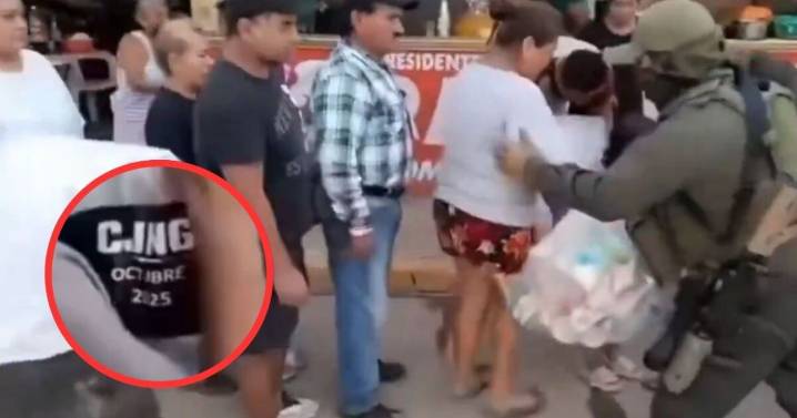 Presuntos miembros del CJNG reparten víveres a damnificados en Veracruz