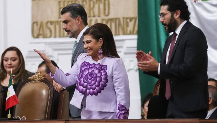 Pensiones y becas: Brugada expande programas sociales en CdMx durante su primer año