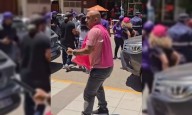 Militantes justicialistas y de La Libertad Avanza se enfrentaron a golpes en la plaza San Martín