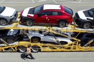 Suben 0.34% ventas de vehículos y cortan 5 meses con bajas