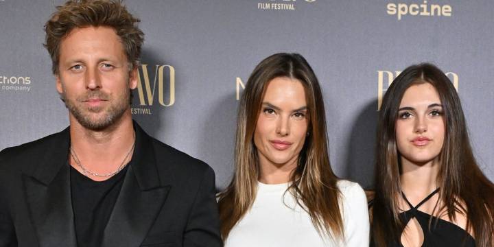 Alessandra Ambrosio Has Rare Outing with Daughter Anja, 17, at ‘Secret Agent’ Screening | Alessandra Ambrosio, Anja Mazur, Buck Palmer, Celebrity Babies | Celebrity News and Gossip | Entertainment, Ph