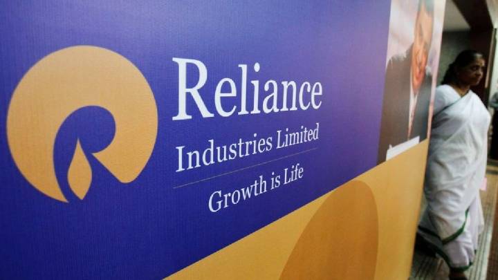 Mcap of 7 of top-10 most valued firms jumps by Rs 1.55 lakh crore; Reliance, TCS shine