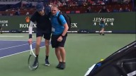 La cruel retirada de Jannik Sinner: cojo, acalambrado y hundido en su adiós al Masters 1.000 de Shanghái