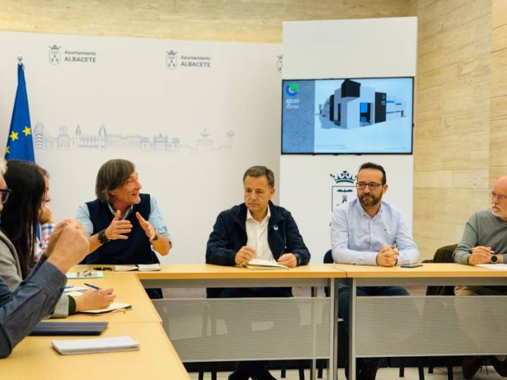 Manuel Serrano anuncia que se ha aprobado el proyecto de reforma del mercado de Villacerrada, con importantes mejoras y una inversión de casi 1,6 millones de euros El alcalde recuerda que “hace pocos 