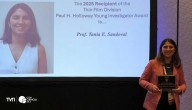 Primera chilena y latinoamericana en recibir un histórico premio de la American Vacuum Society