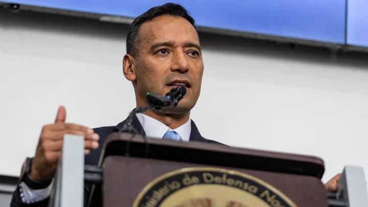 Ministro de Defensa de Colombia calificó de “intento de homicidio” ataque con flechas a policías en Bogotá