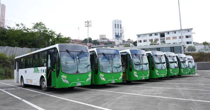 Llegan primeros siete buses que reforzarán el Metrolínea: ¿cuáles rutas cubrirán?