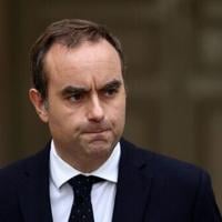 Macron urged to quit to end France political crisis