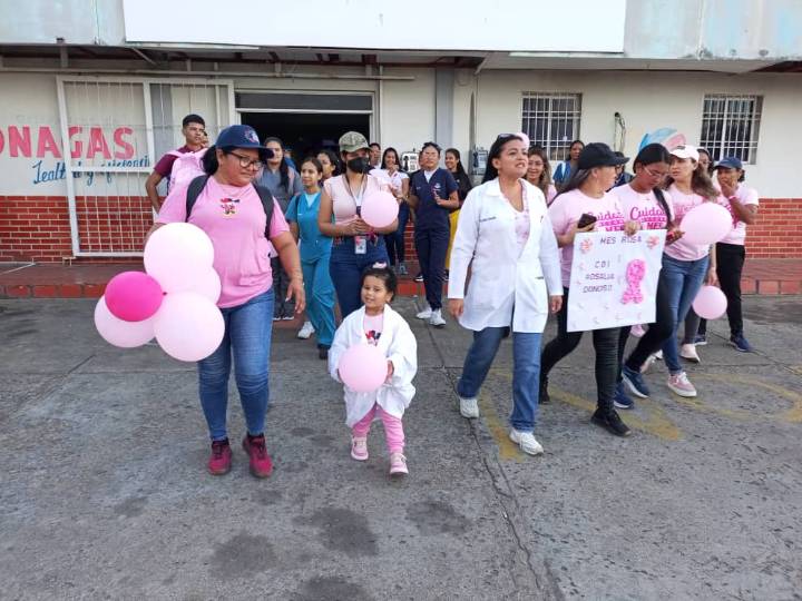 Dictan conversatorio sobre prevención del cáncer de mama