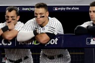 Aaron Judge estuvo a punto de desatar su furia tras recibir un doloroso pelotazo por parte de los Red Sox