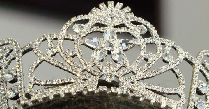 Lafayette teen wins Miss Louisiana Teen USA, heads to Miss Teen USA
