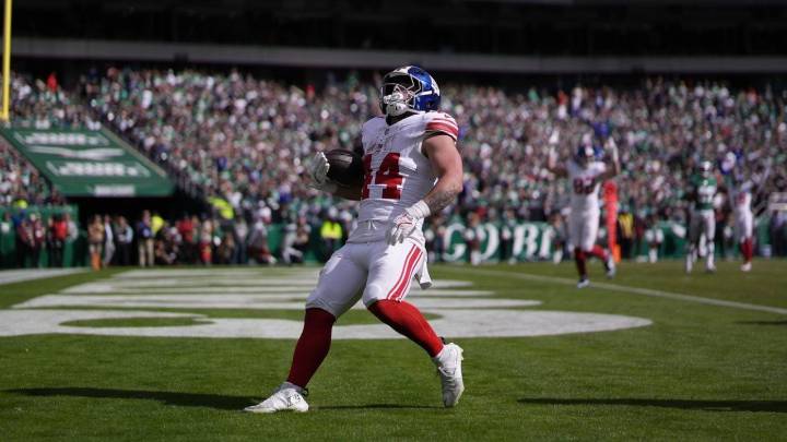 Giants’ Cam Skattebo carted off field with apparent foot injury