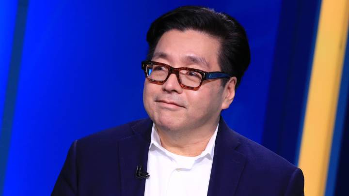 Tom Lee sees S&P 500 topping 7,000 by year-end, says don't be fooled by shutdown calamity talk
