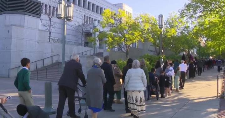 Thousands pay respects to President Nelson at viewing: 'He changed my life'