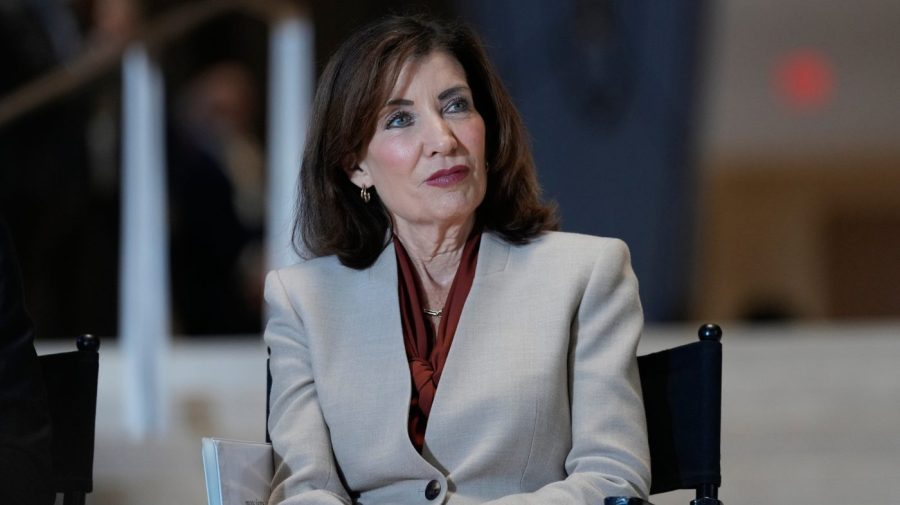 Hochul says ‘tax the rich’ chants at Mamdani rally didn’t sway her