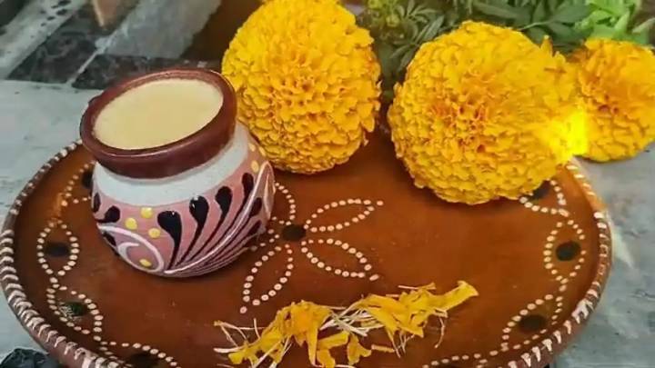 ¿Bebida para tu ofrenda? Receta de Pulque de Cempasúchil para Día de Muertos
