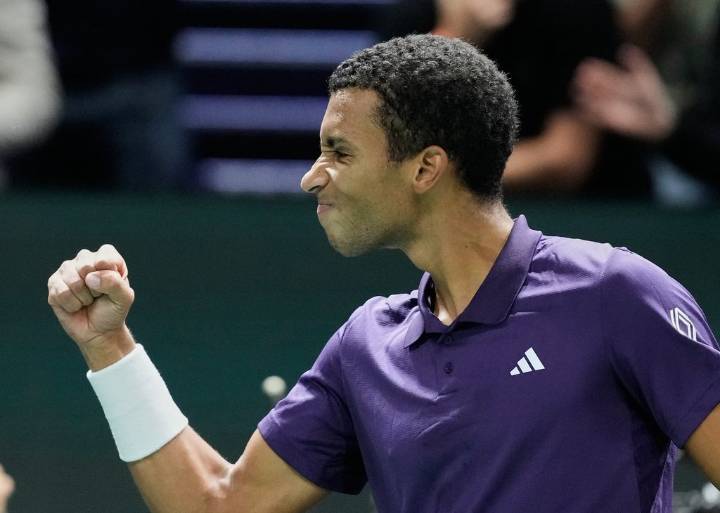 Canada’s Auger-Aliassime rallies past Altmaier to reach Paris Masters quarterfinals – Winnipeg Free Press