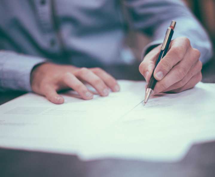 Denuncian nueva estafa en la Región de Los Lagos: Presunto líder tiene antecedentes y revelan testimonios