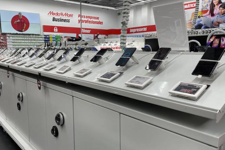 Este es el lugar al que llegan los móviles expuestos en las tiendas MediaMarkt: un outlet con iPhone, Pixel y más con descuentazos