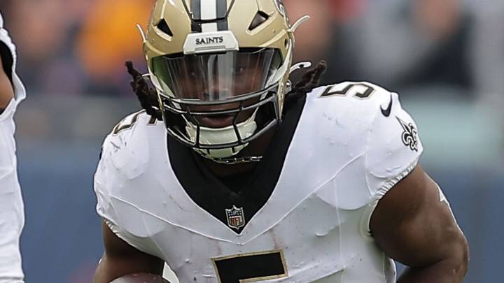 Erik McCoy, Kendre Miller injured in Saints' 26