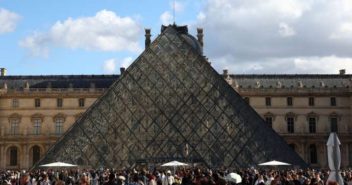 ¡Cayó la ley! Detienen a dos sospechosos tras el robo al Museo del Louvre