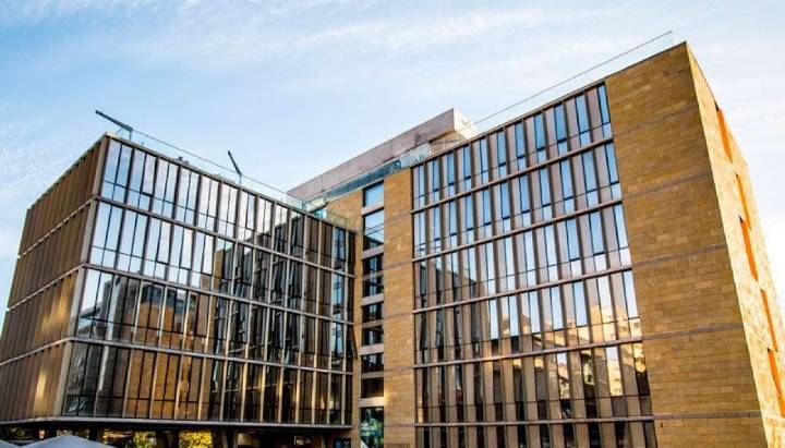 Tras denuncia por presunta "experimentación humana": Ordenan sumario sanitario en U. Finis Terrae