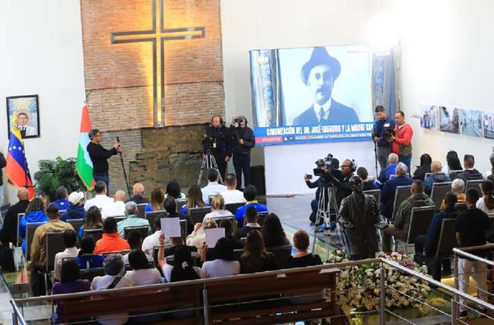 Presidente Maduro: "Es un día de júbilo y de reivindicación de la venezolanidad" 19 de octubre de 2025 | País Pidió a los santos que “cubran con su manto a los venezolanos, a toda Venezuela"