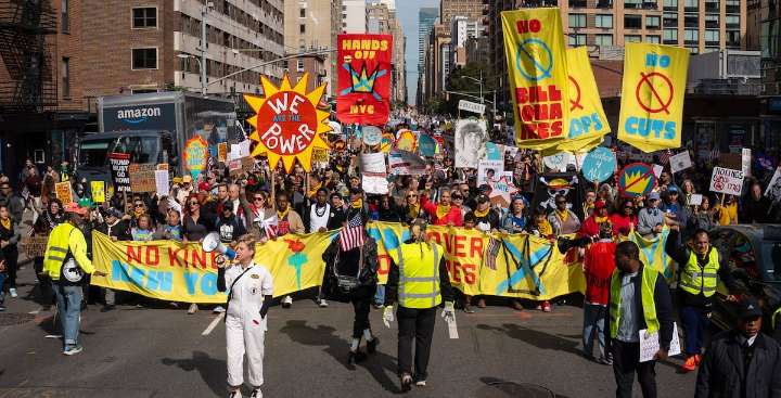 “No queremos Reyes”: clamor de miles en EU contra gobierno de Trump