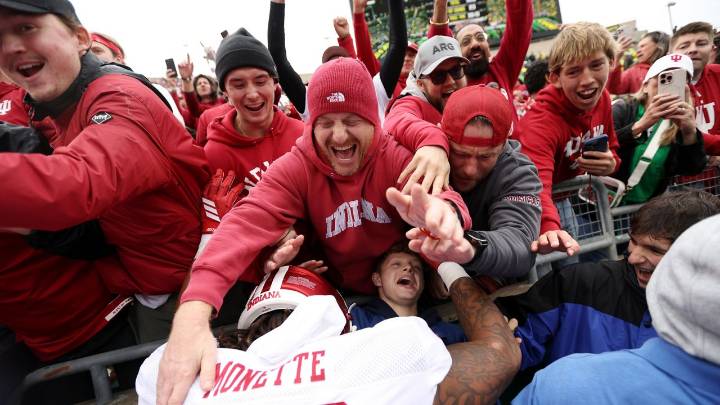No. 3 Indiana has its highest ranking ever in AP Top 25, Texas, USC back in the rankings