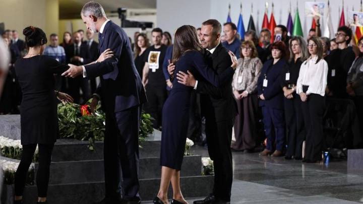Dolor e indignación en el homenaje a las víctimas de la dana