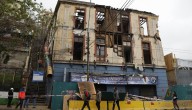 Fachada de vivienda con orden de demolición se derrumbó en la Av. Colón de Valparaíso
