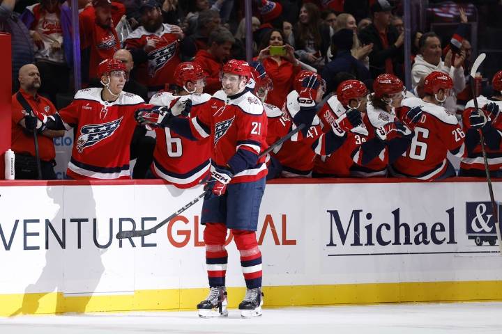 Deadspin | Dylan Strome tallies four points as Capitals blast Wild