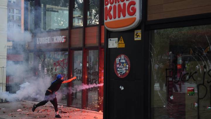 La huelga general propalestina deriva en disturbios y deja un primer detenido en Barcelona