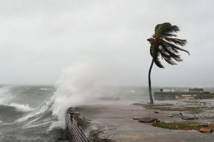 Huracán Melissa tocó tierra en Cuba como categoría 3 tras devastar Jamaica; ya es mortal