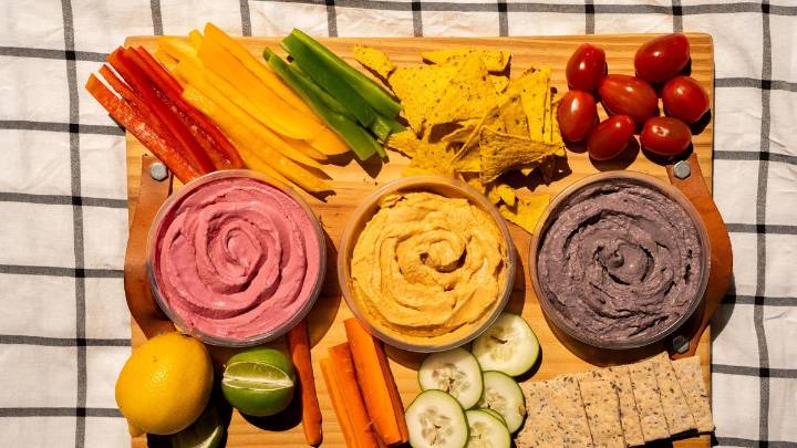 Las propuestas de Kyros Hummus y Salsas Kansas en el Día Mundial del Veganismo