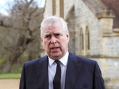 El vínculo del príncipe Andrés con Jeffrey Epstein sigue complicando a la monarquía británica: el rey Carlos III ya no sabe que hacer con él