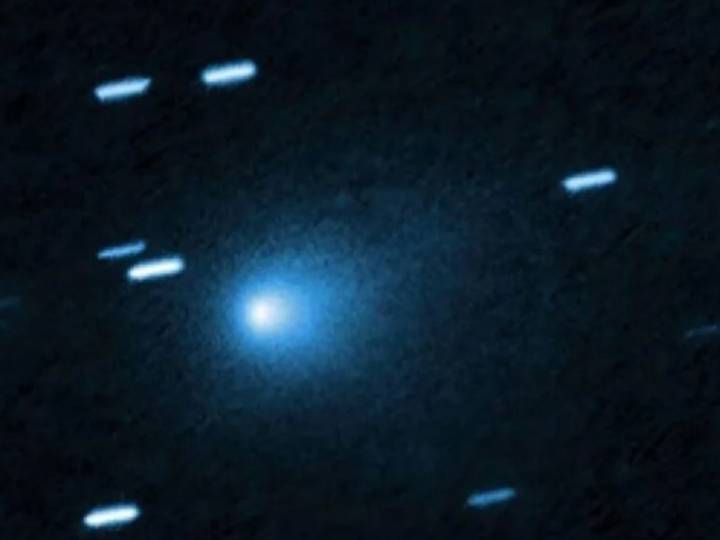 El cometa 3I/ATLAS realiza un cambio inusual mientras pasa cerca del Sol y confunde a astrónomos