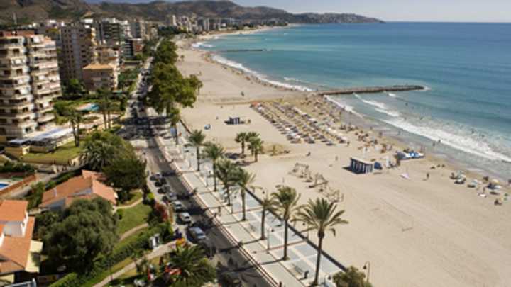 Encuentran el cuerpo sin vida de un hombre en la playa de Voramar, en Benicàssim (Castellón)