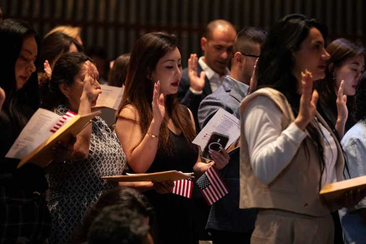 EEUU deja de recibir pagos en efectivo para servicios migratorios y de ciudadanía