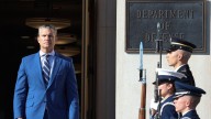 Trump ordena al Pentágono usar “todos los fondos disponibles” para garantizar el pago a las tropas pese al cierre del Gobierno